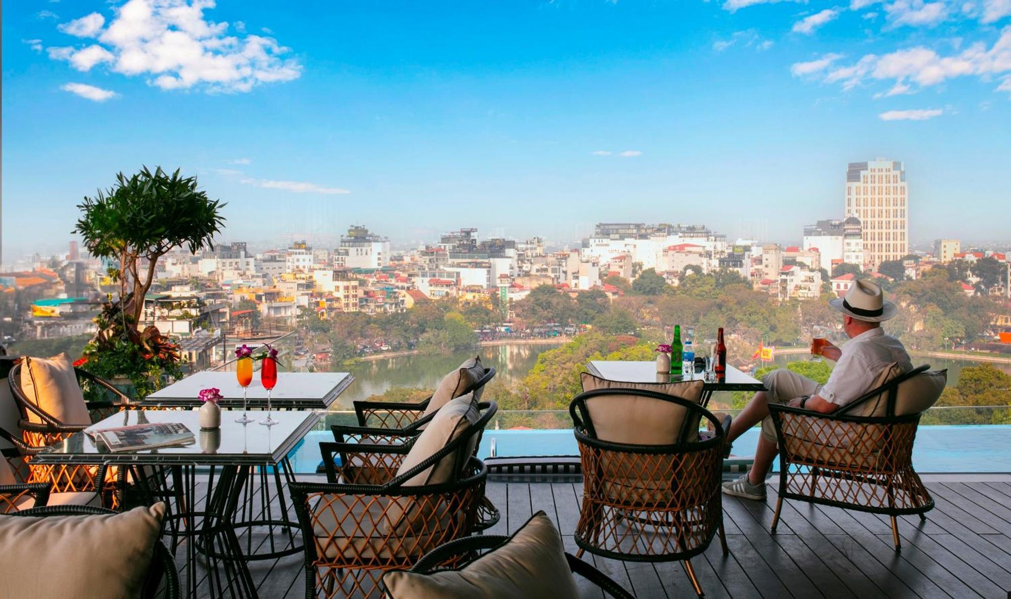 ดิ โอเรียนตัล เจด โฮเต็ล Hotel ฮานอย ภายนอก รูปภาพ View from the rooftop bar