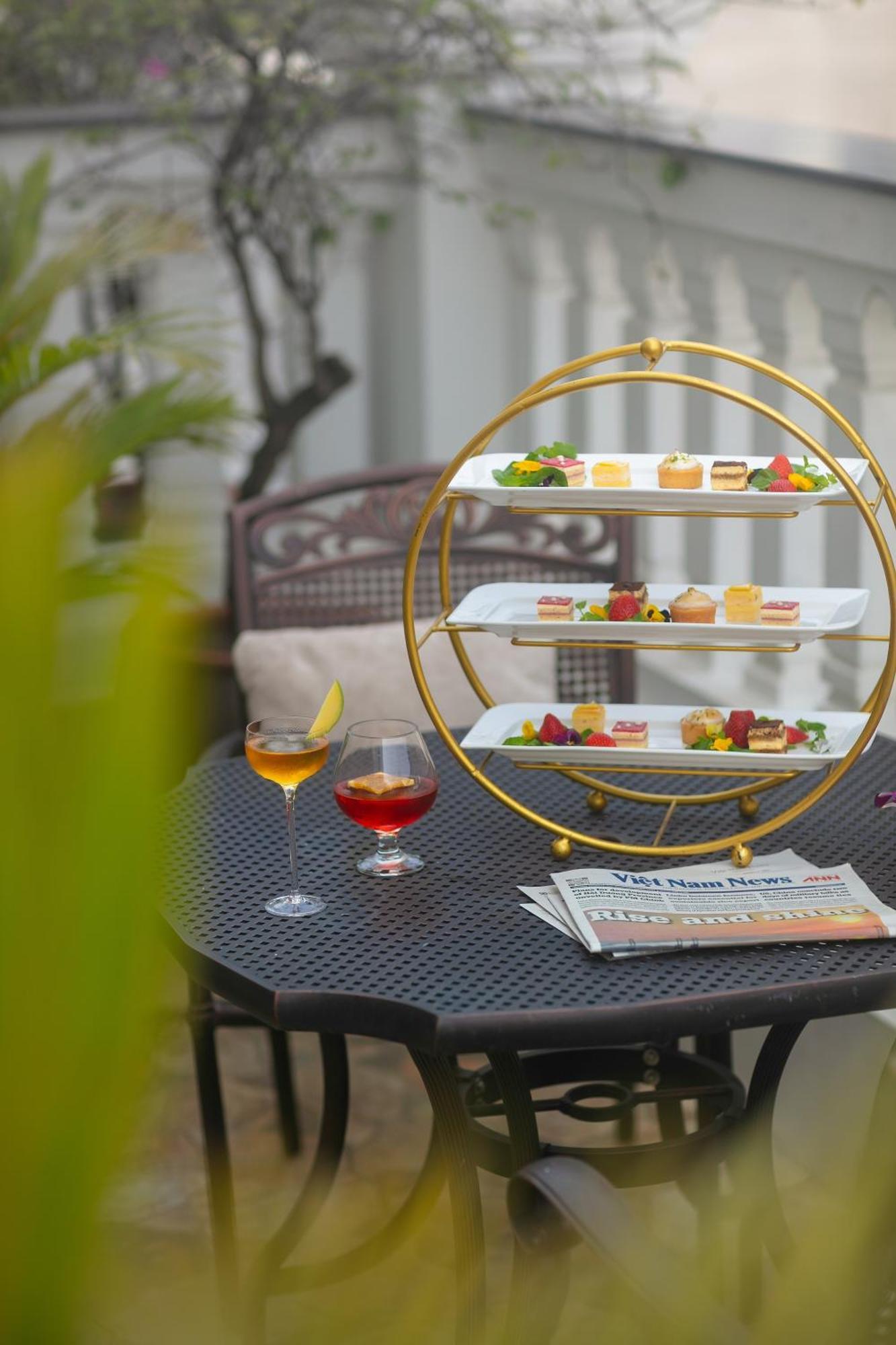 ดิ โอเรียนตัล เจด โฮเต็ล Hotel ฮานอย ภายนอก รูปภาพ Afternoon tea at the hotel