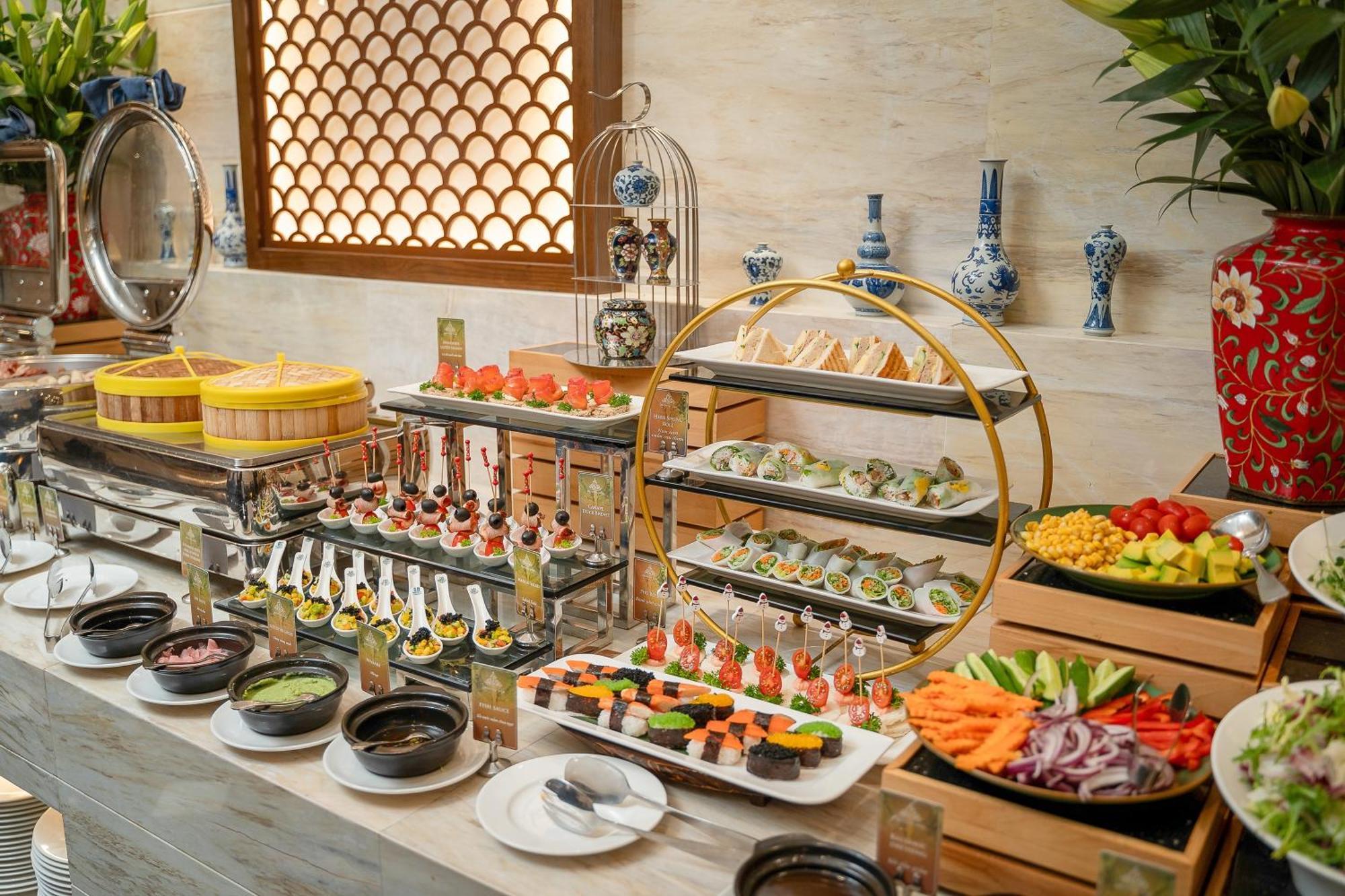 ดิ โอเรียนตัล เจด โฮเต็ล Hotel ฮานอย ภายนอก รูปภาพ A buffet at a hotel