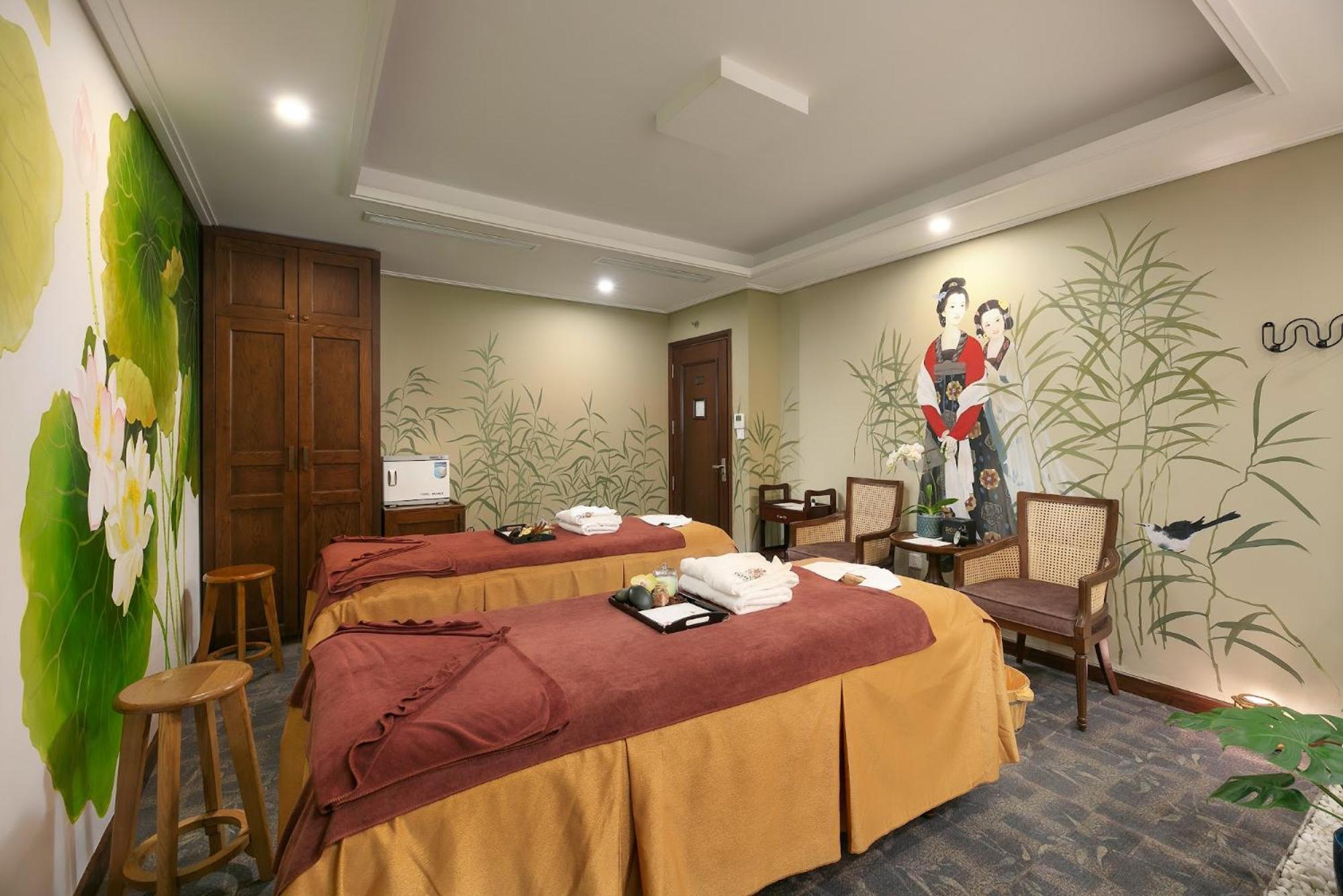 ดิ โอเรียนตัล เจด โฮเต็ล Hotel ฮานอย ภายนอก รูปภาพ A massage room at a spa in Vietnam