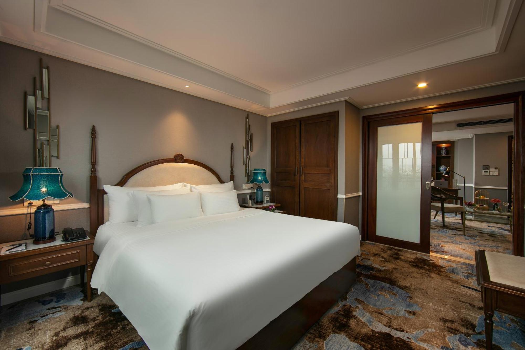 ดิ โอเรียนตัล เจด โฮเต็ล Hotel ฮานอย ภายนอก รูปภาพ A bedroom at the hotel